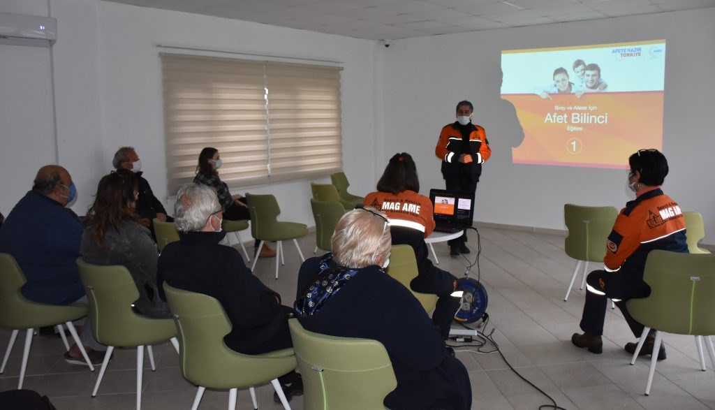 Yaşlı Konukevi’nde Afet Eğitimi