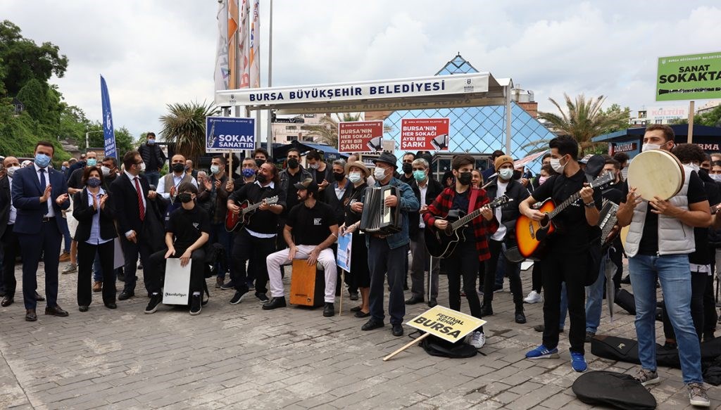 Bursa’da sanat sokağa taştı
