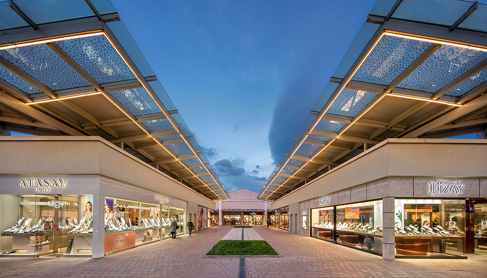 İnegöl AVM, Bayram’da dopdolu…