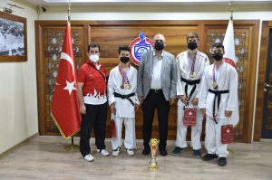 Şampiyon sporculardan Başkan Aydın’a ziyaret