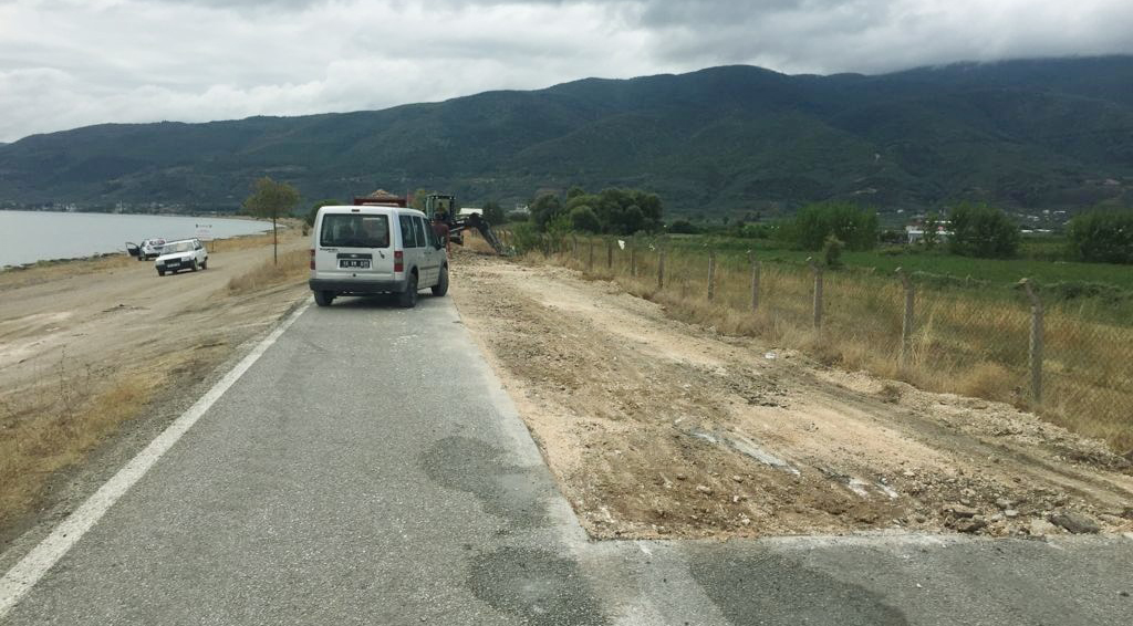 Göl sahil yolunda çalışmalar başladı