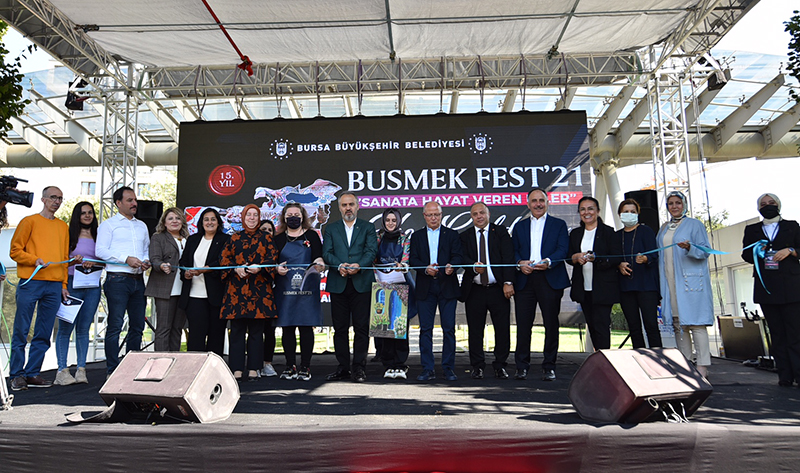 Sanata hayat veren eller festivali