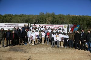 Genç fidanlar toprakla buluştu