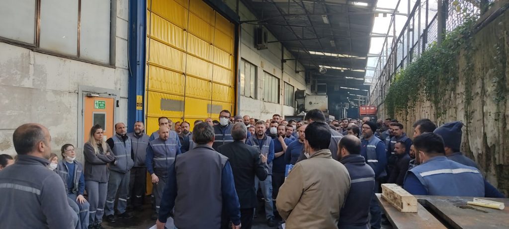 Grev kararı panolara asılmaya başladı