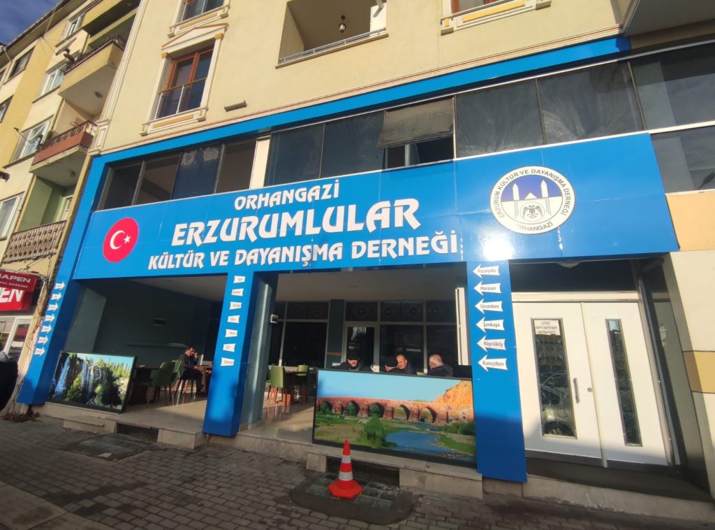 Erzurumlular Derneği yeni lokelinde