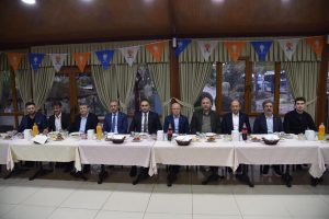 Ak Parti teşkilatı  iftarda buluştu