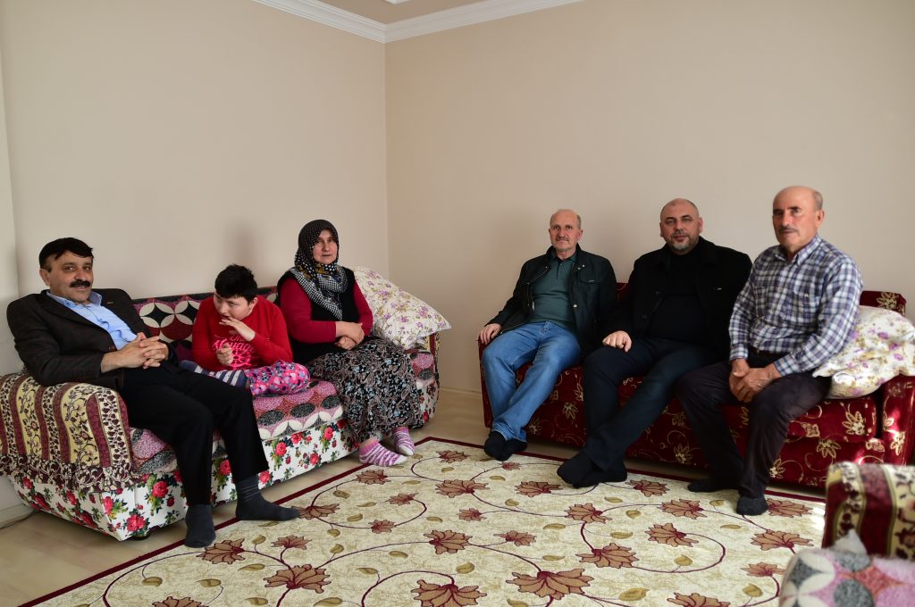 Başkan Aydın’dan Engelli ailelerine ziyaret