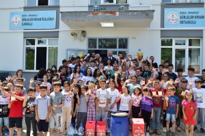 Başkan Aydın’dan Çevreci Öğrencilere Halı Saha Sözü