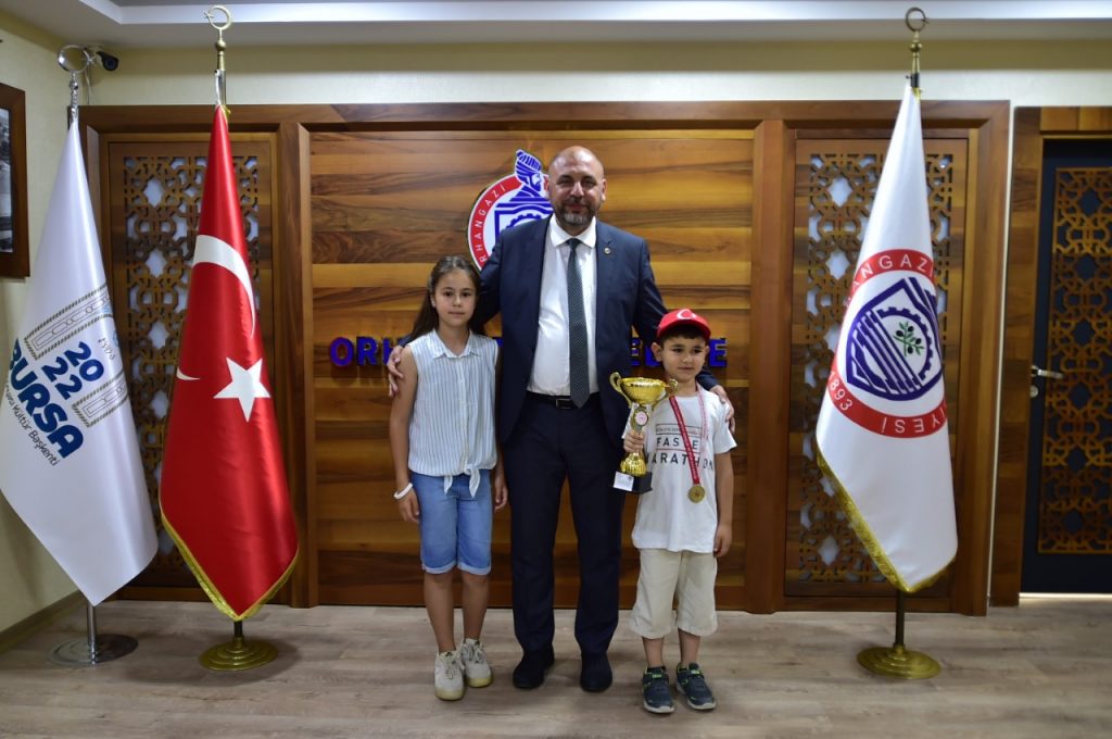 Küçük Şampiyondan Başkan Bekir Aydın’a Ziyaret