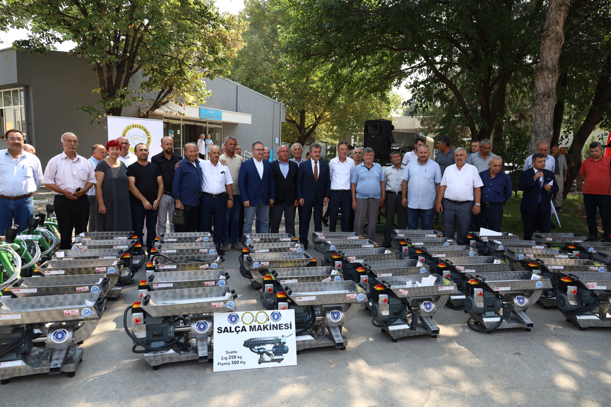 Büyükşehirden çiftçiye destek