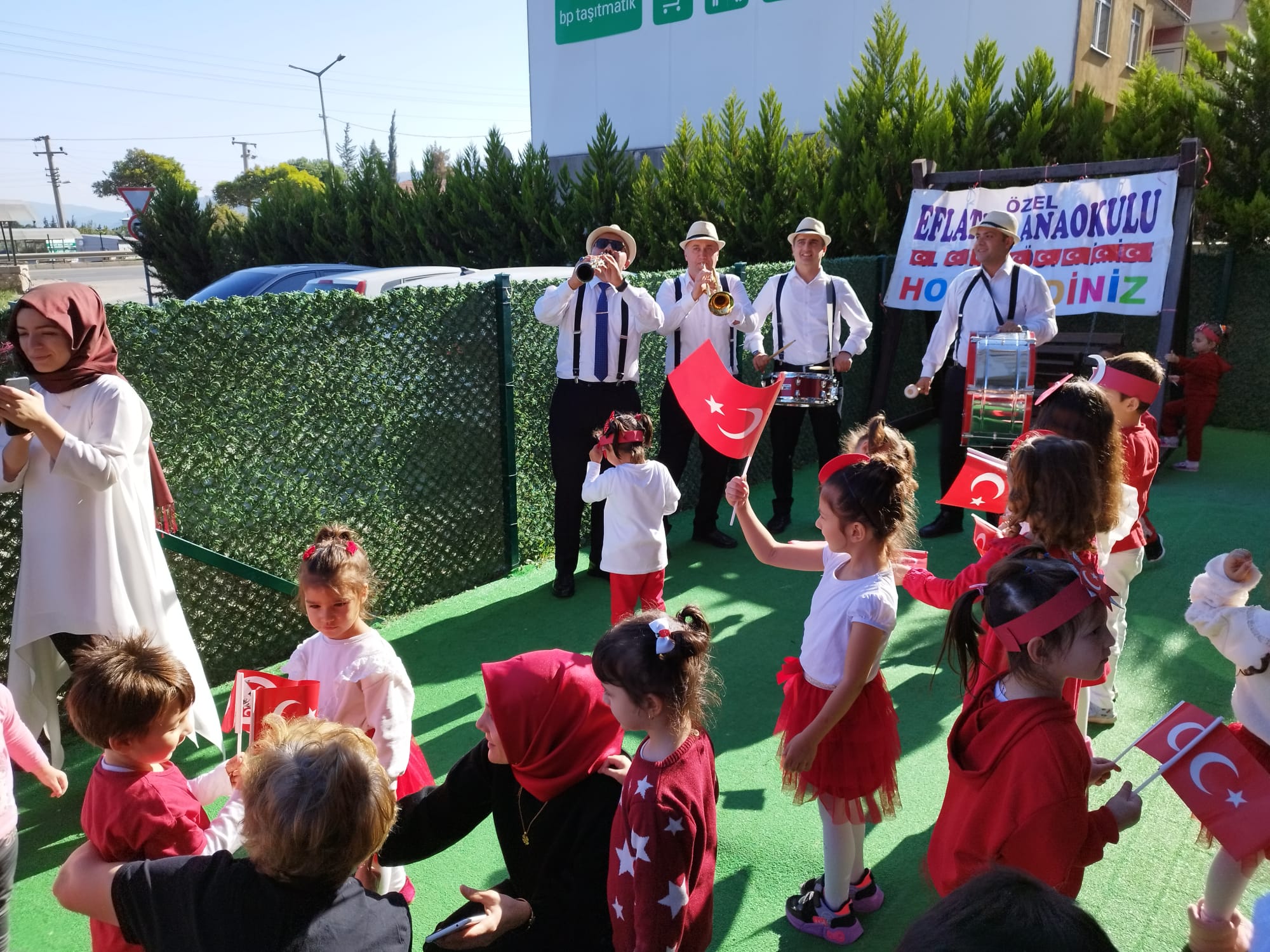 Bando eşliğinde Cumhuriyet’i kutlaması