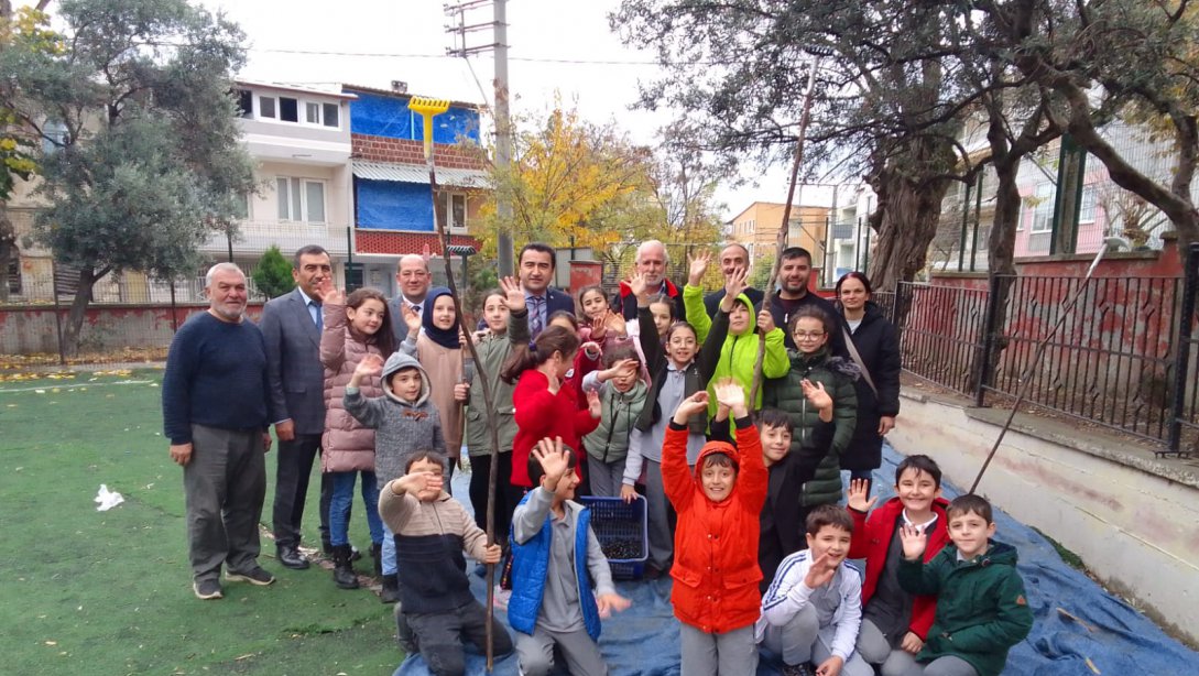 Öğrencilere uygulamalı eğitim