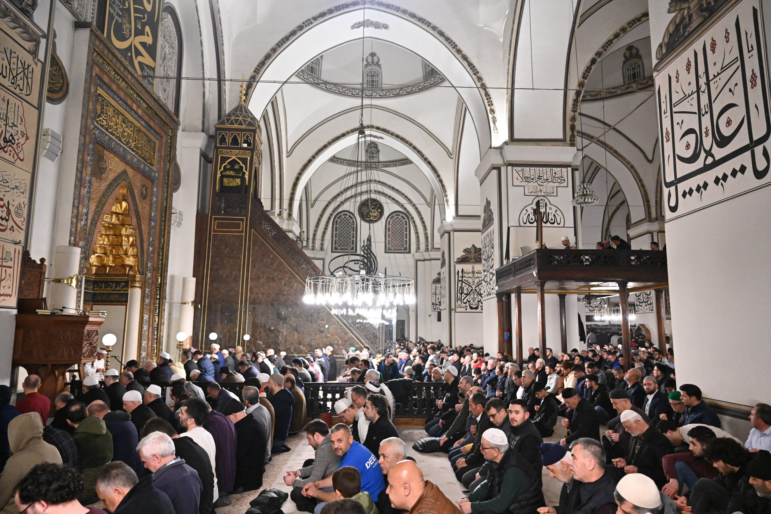 İlk teravih Ulu Cami’de