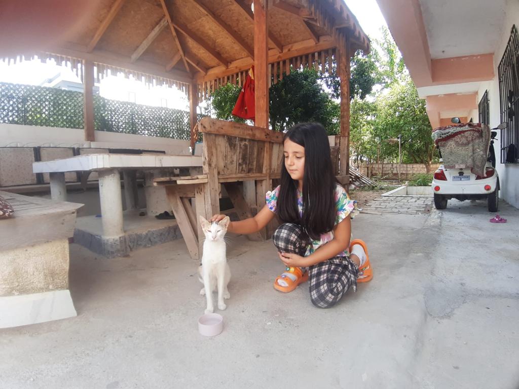 Patili dostlara uzanan yardım eli