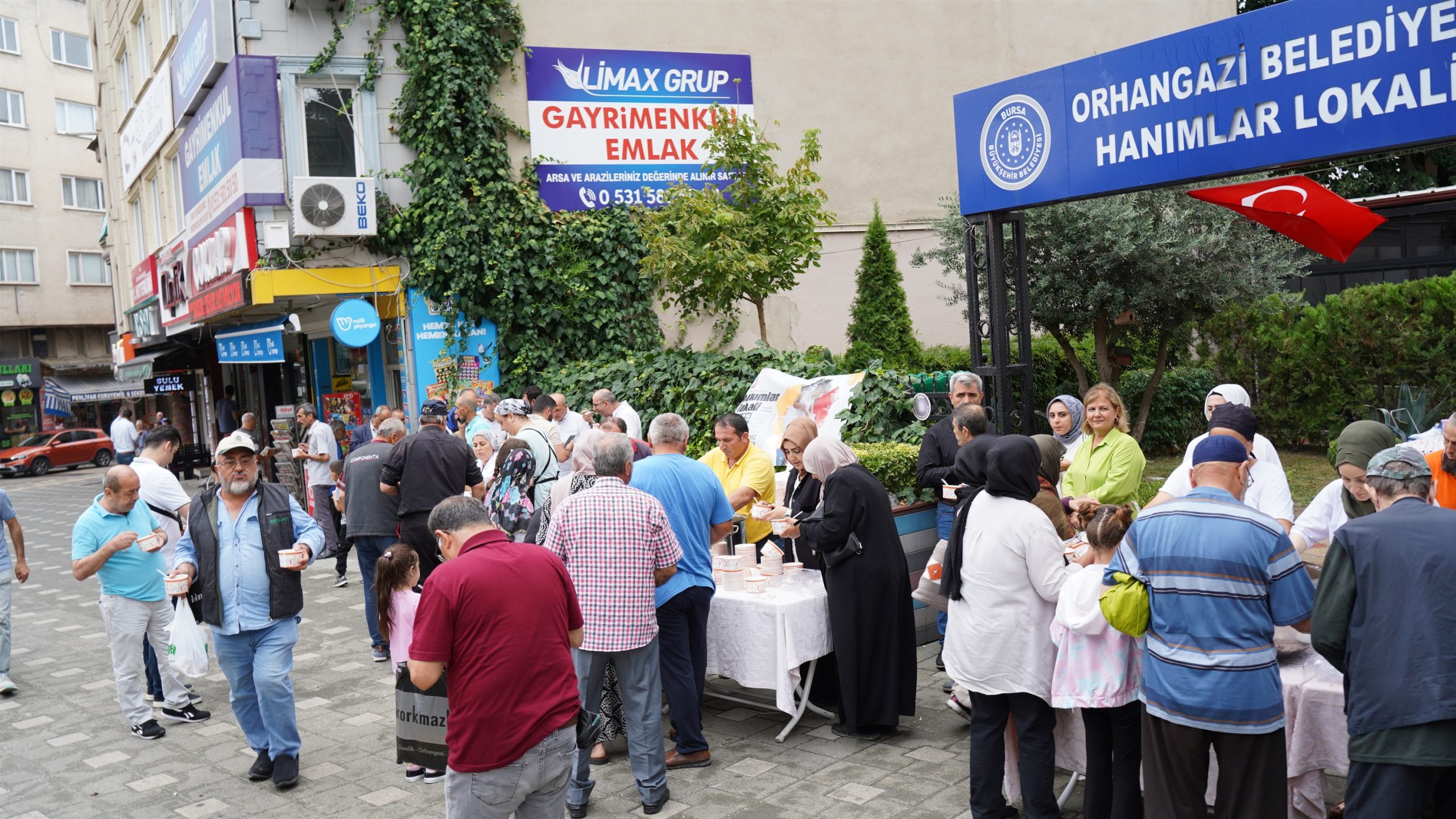 Belediyeden Aşure İkramı