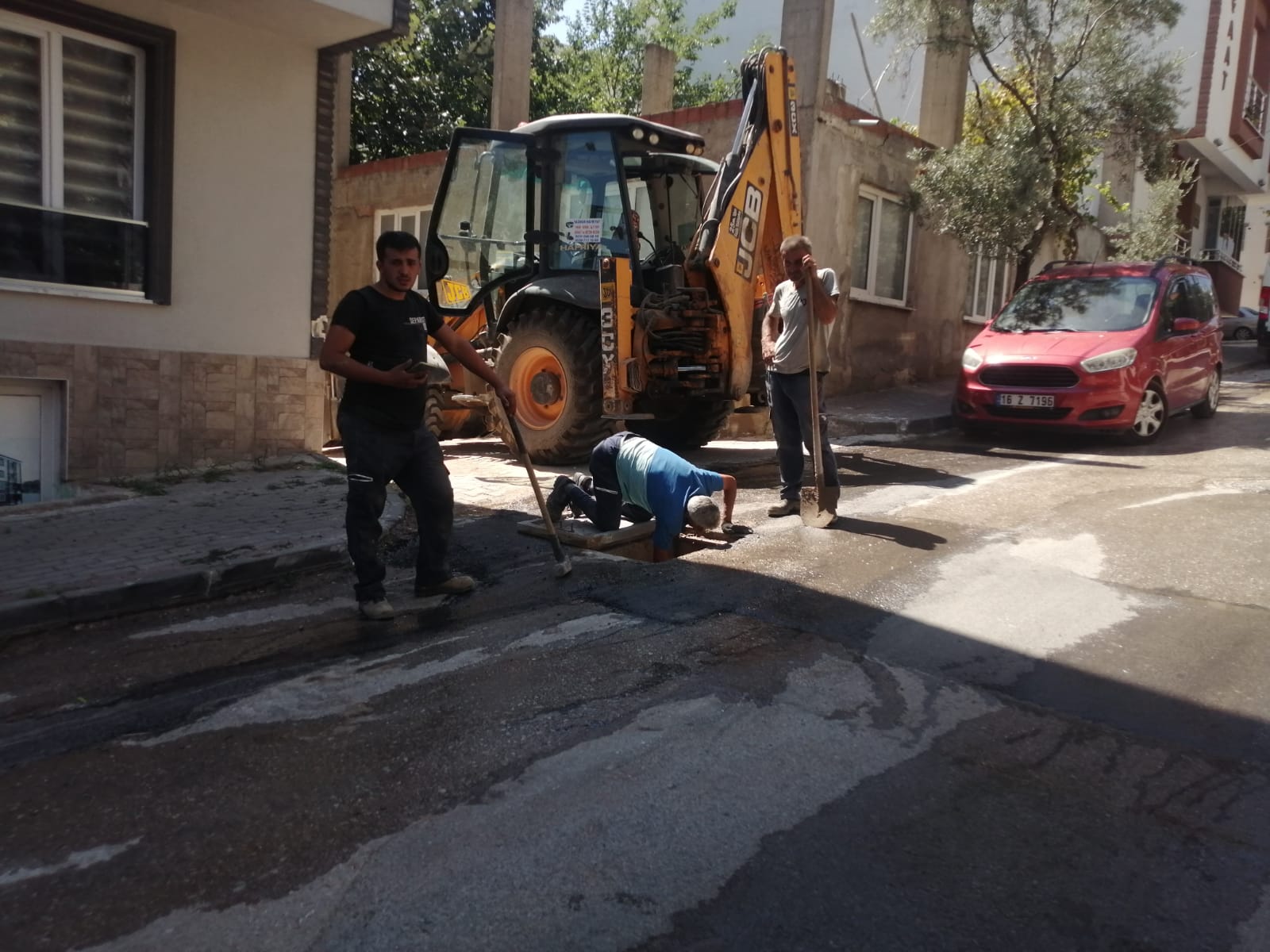 Çalışmalar ara vermeden sürüyor