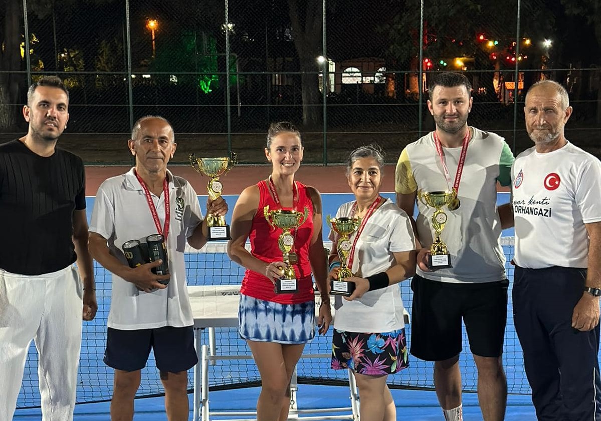 Tenis turnuvası şampiyonları belli oldu