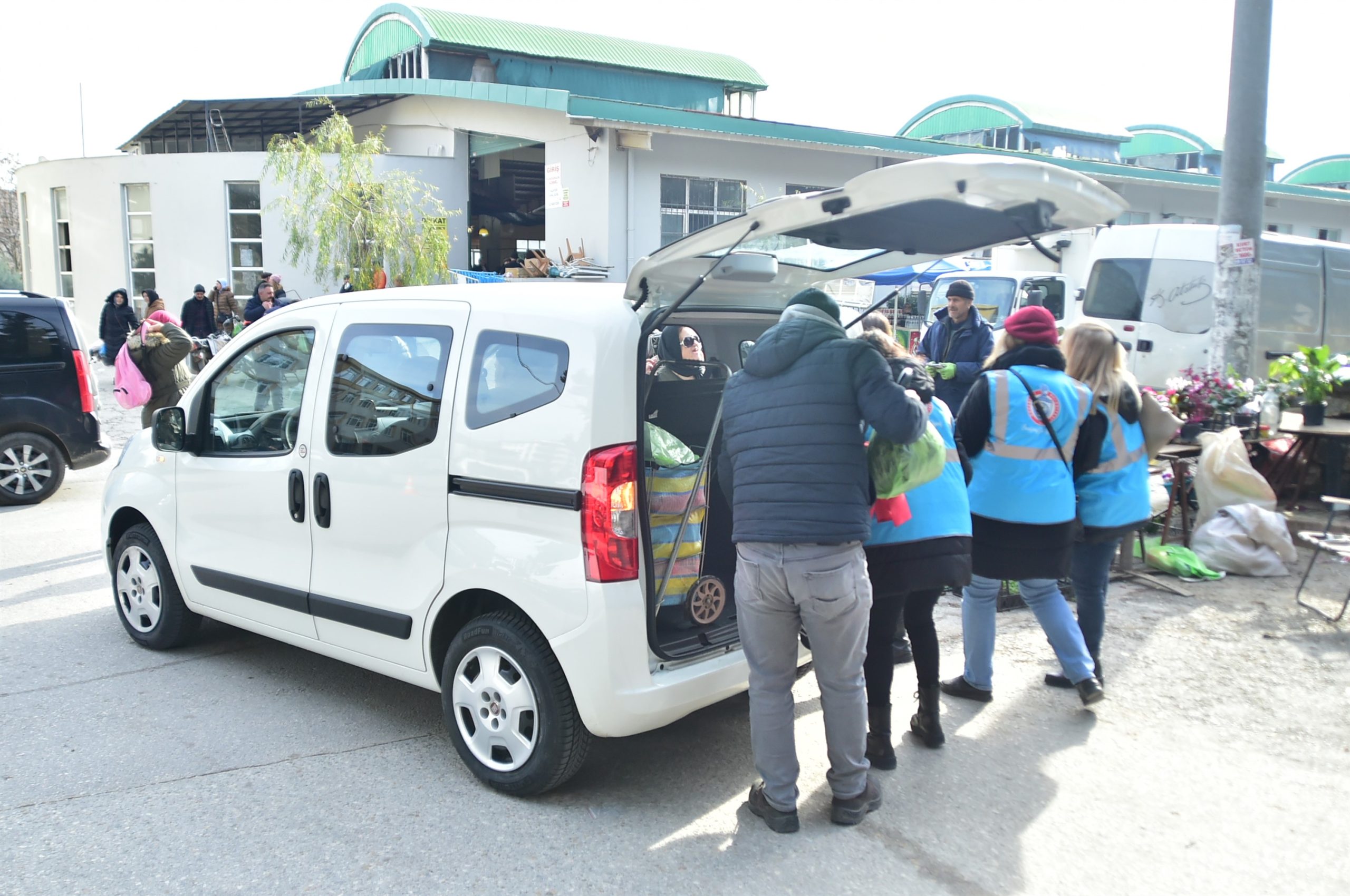 Mavi yelekliler her yerde