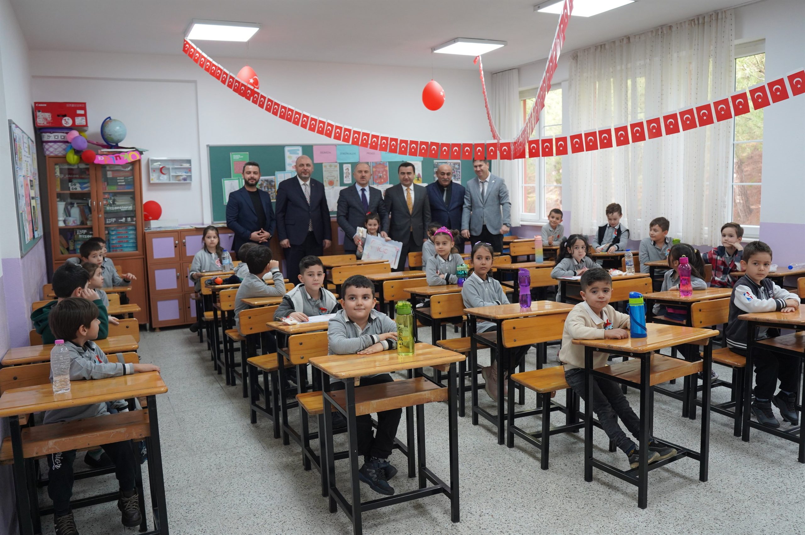 Başkan Aydın Bu Tatilde de Öğrencileri Unutmadı