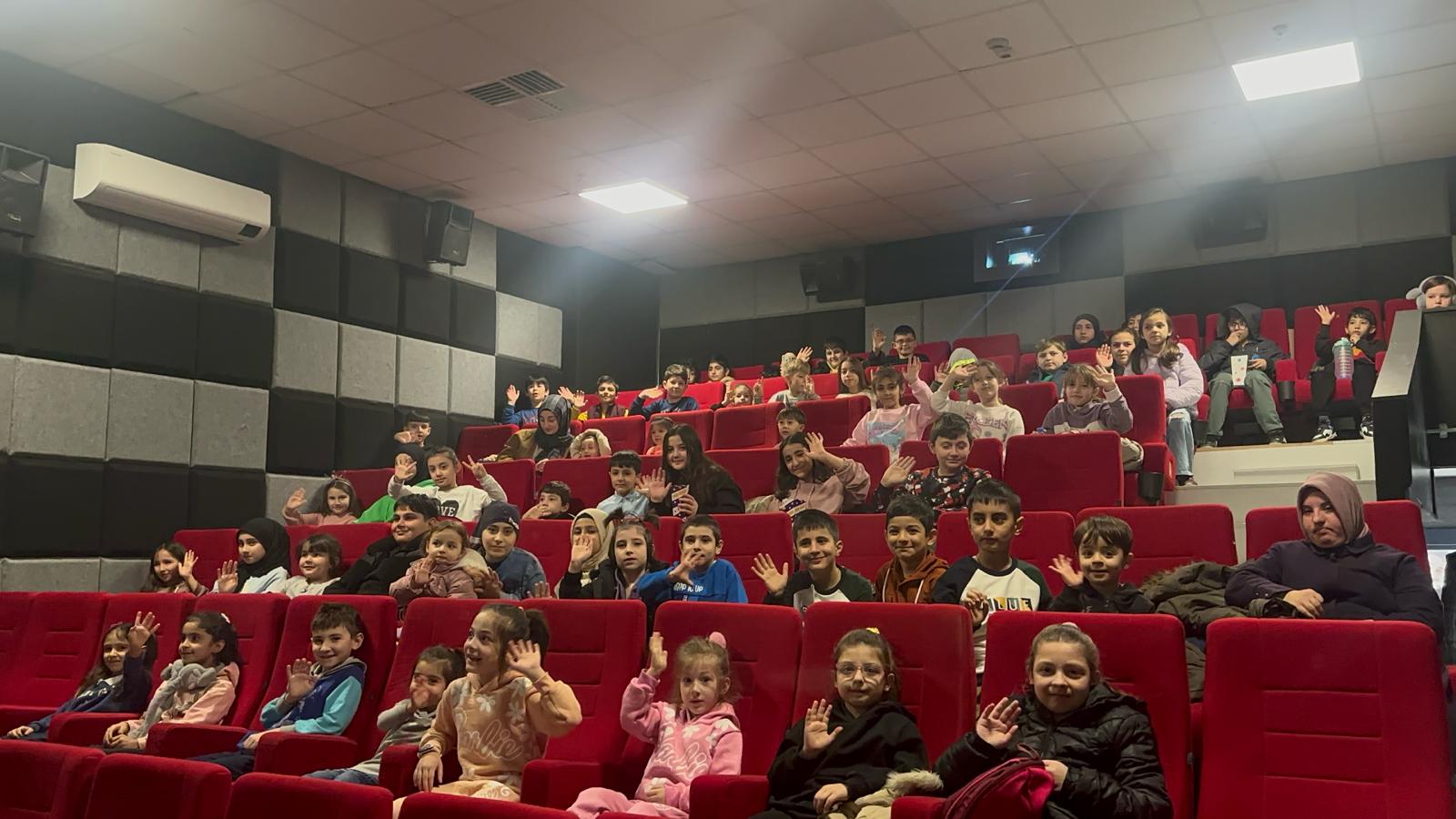 Orhangazi Belediyesi’nden Çocuklara Sinema Şöleni