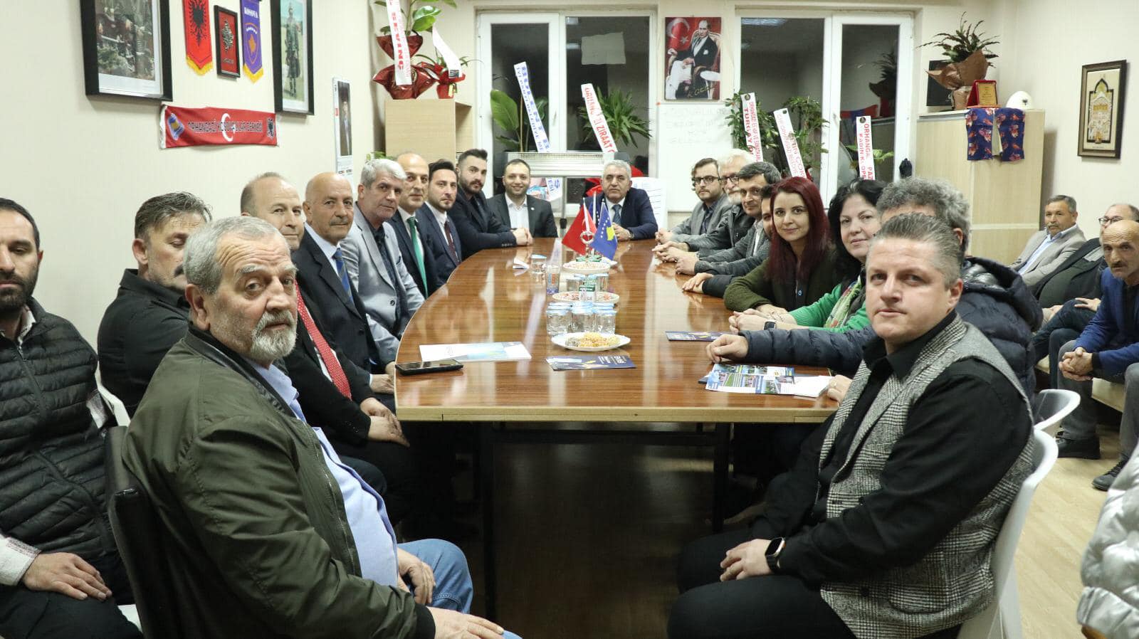 İsmail Kaya’dan Kosovalılara ziyaret