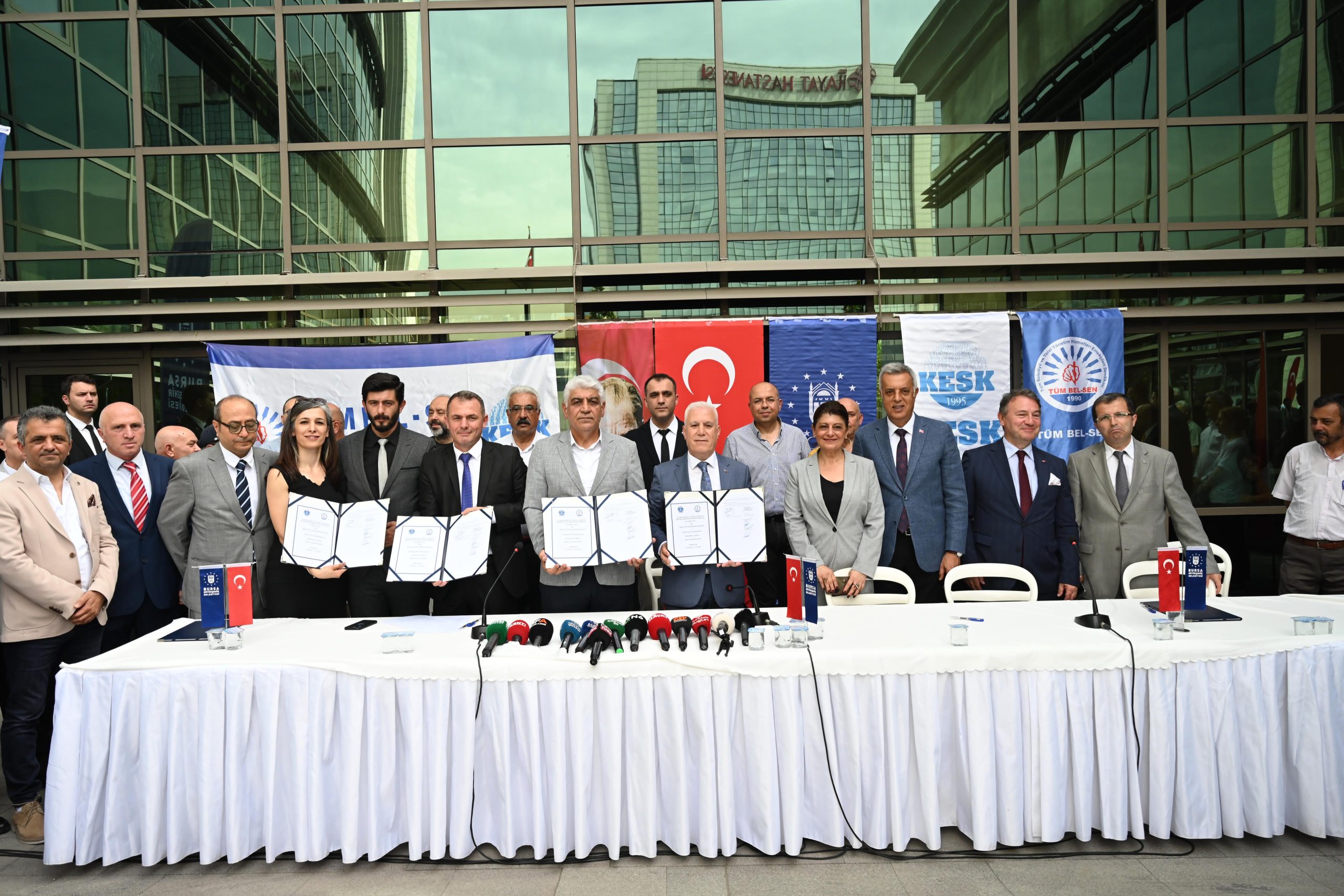 Büyükşehir’de davullu zurnalı toplu sözleşme sevinci