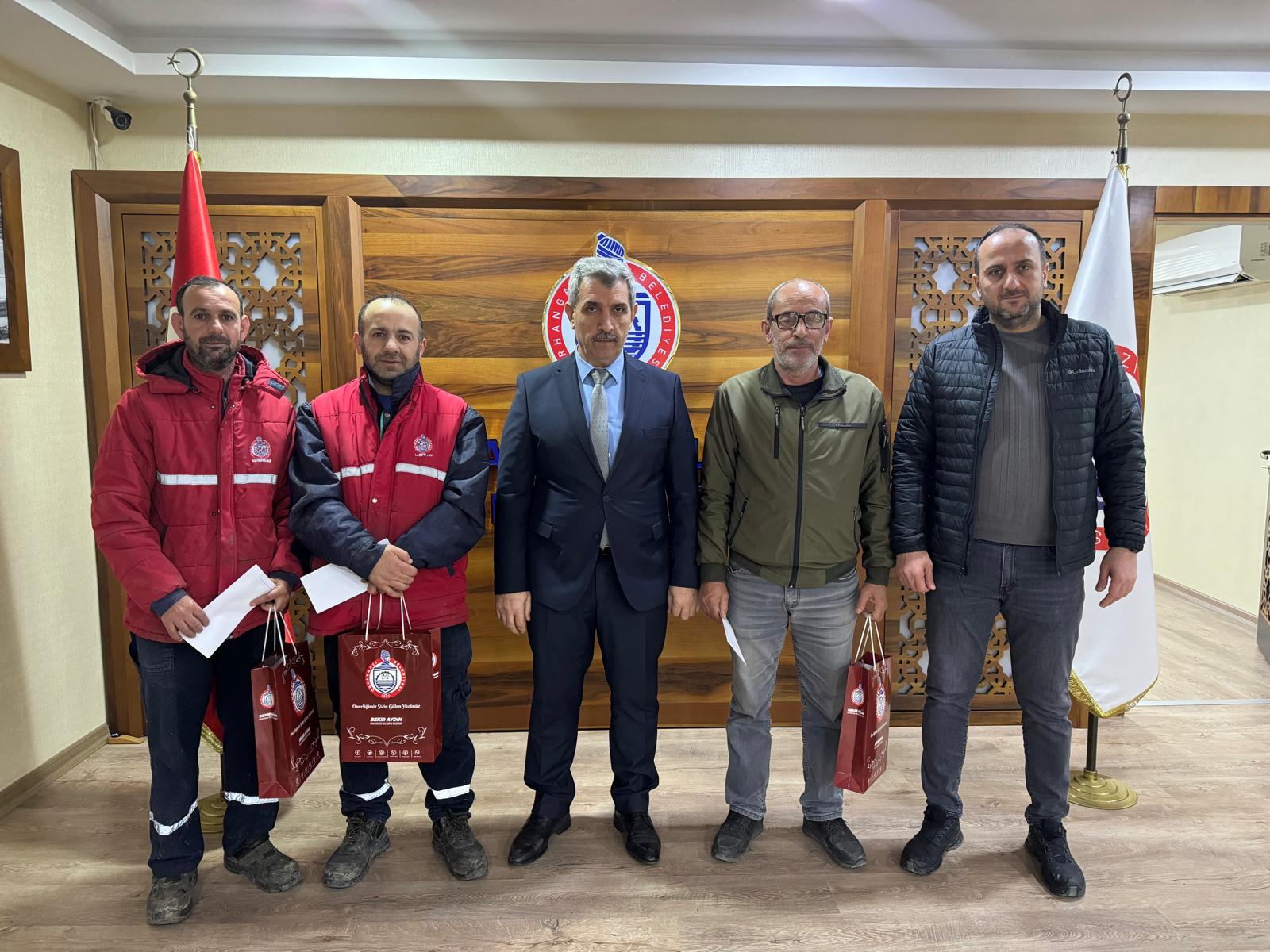 Orhangazi Belediyesi, örnek çalışanlarını ödüllendirildi