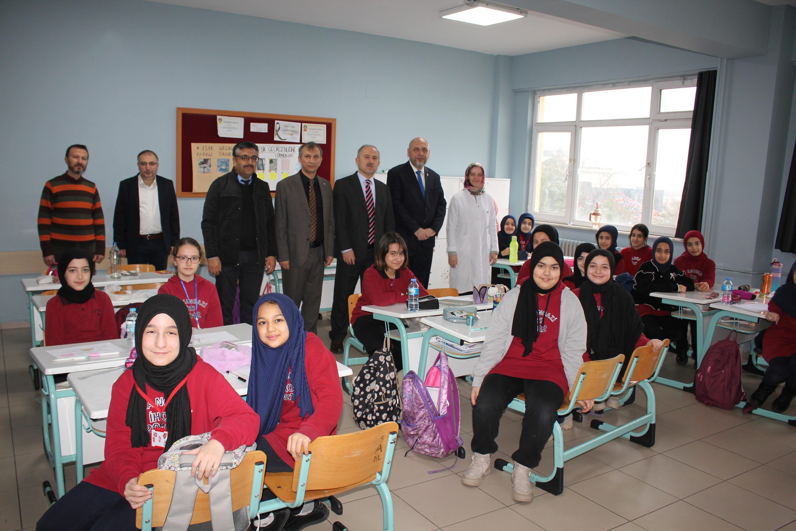 Kaymakam Karamehmetoğlu ve Belediye Başkanı Aydın Öğrencilerle Buluştu