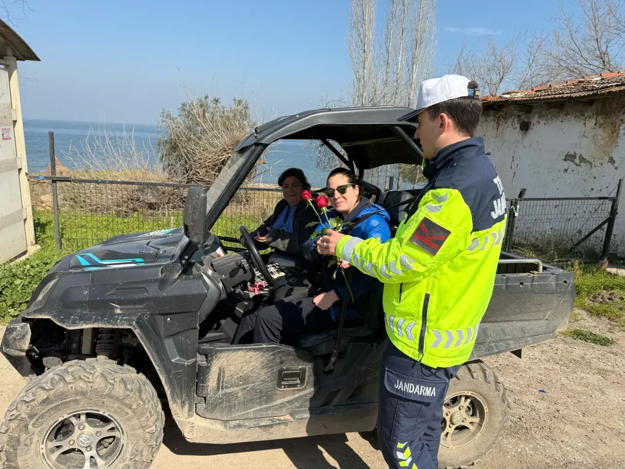 Jandarma Ekipleri’nden 8 mart sürprizi