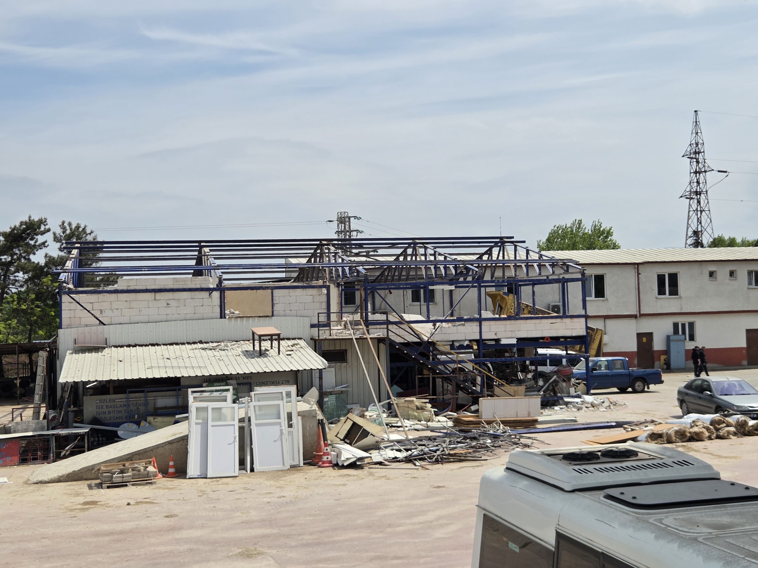 Yeni terminal alanı için yıkım başladı