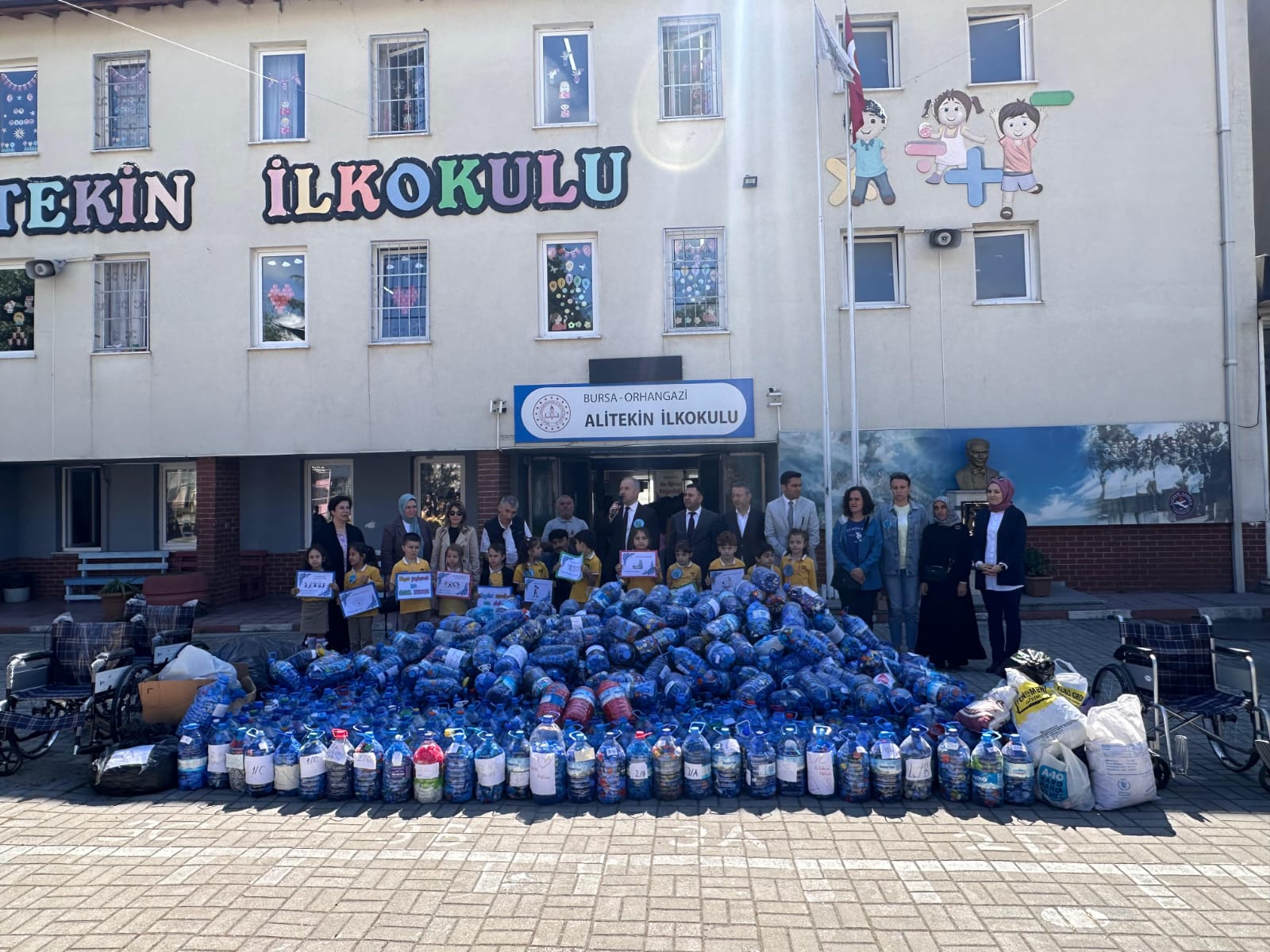 Orhangazi’de Öğrencilerden Engellilere Destek: Binlerce Mavi Kapak Umut Oldu