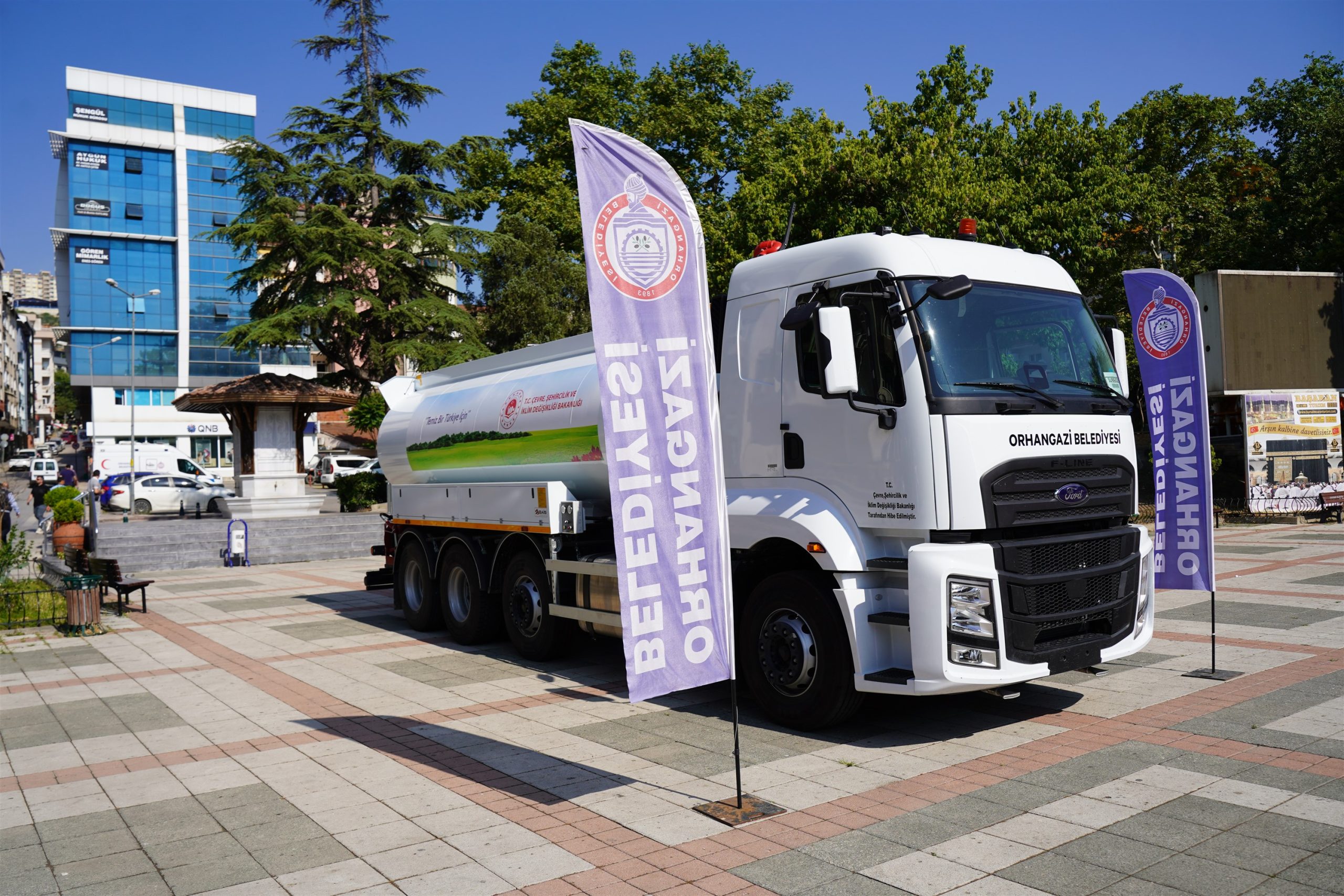 Orhangazi Belediyesi’ne Çevre Bakanlığı’ndan 9 Milyon TL’lik Arazöz Hibesi
