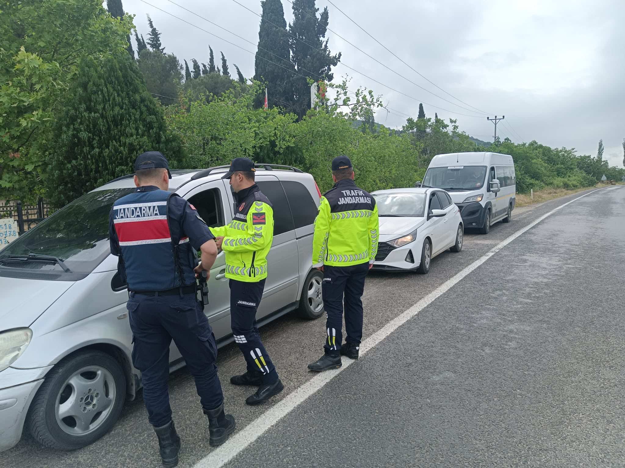Jandarma’dan Bayram Öncesi Trafikte Sıkı Denetim!