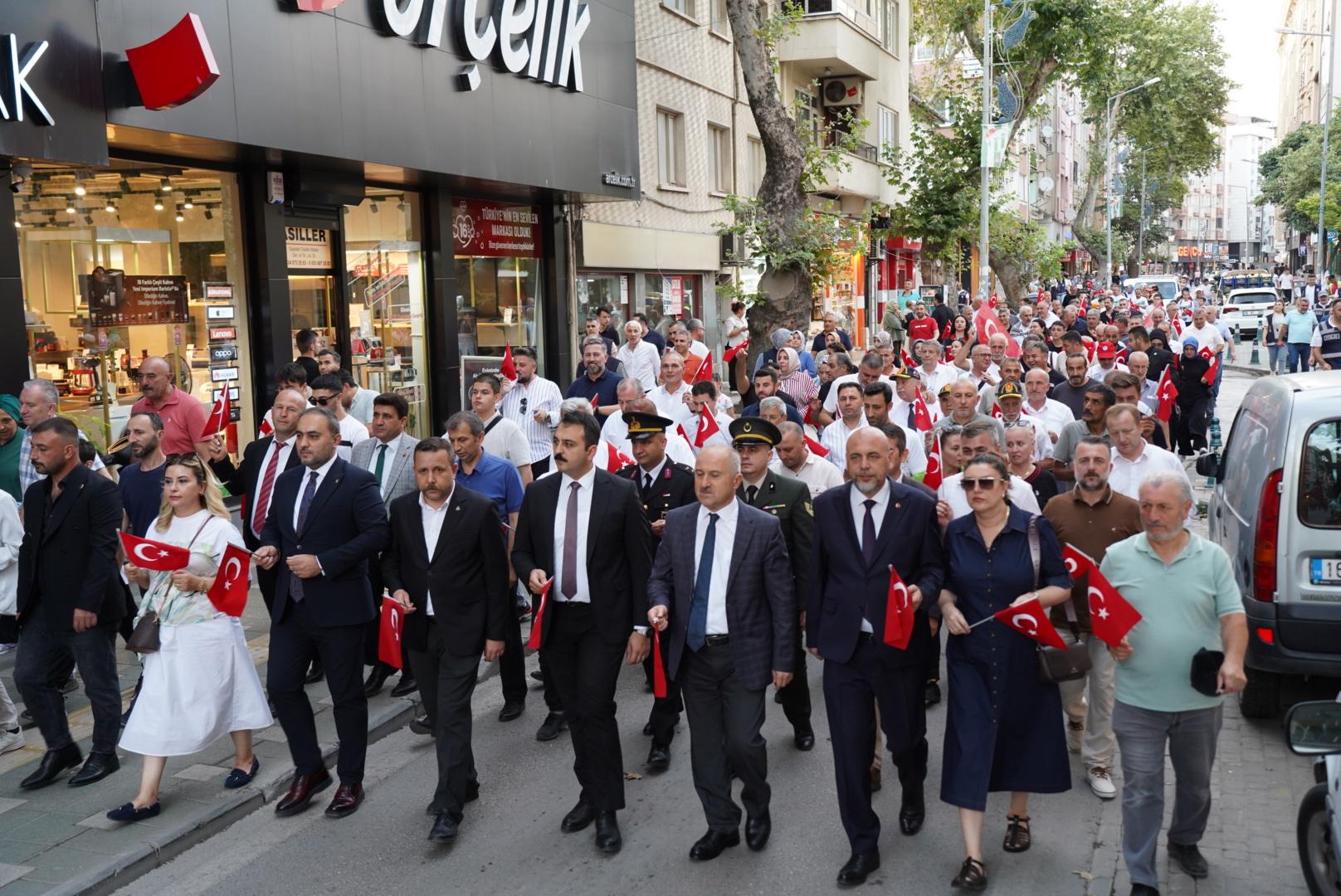 Orhangazi’de 15 Temmuz Ruhu Meydana Sığmadı!