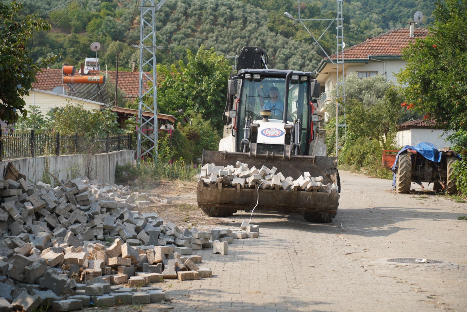 Orhangazi Belediyesi’nden Gölyaka’ya 2.500 Metrekare Parke Yol Çalışması