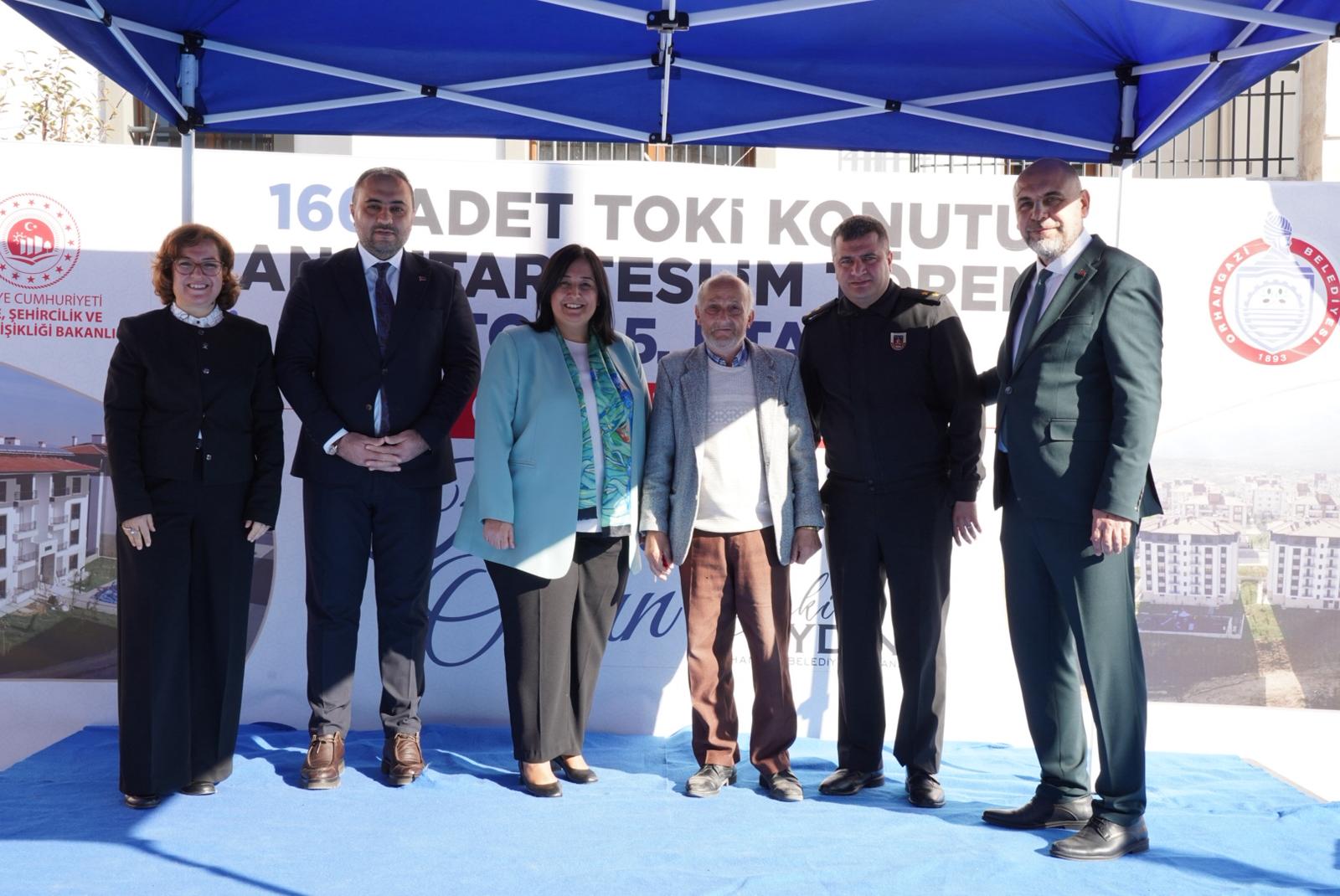 Orhangazi’de TOKİ Beşinci Etap 166 Konutun Anahtarları Törenle Teslim Edildi