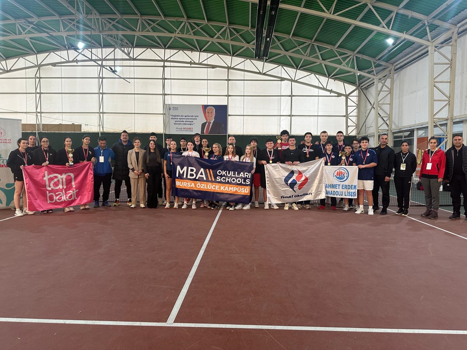 Bursa’da Okul Sporları Tenis Müsabakalarında Gençler Etabı Tamamlandı