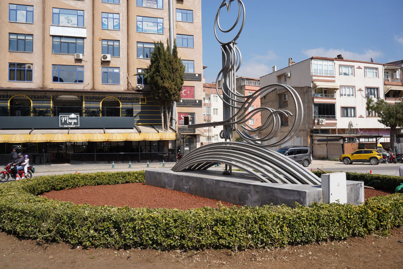 Hürriyet Kavşağı’nda çevre dostu peyzaj uygulaması